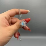 ☀️⭐ گردنبند استیل طرح خورشید با ستاره – درخشش از دل نور