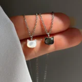 گردنبند طرح گربه در دو رنگ سفید و مشکی