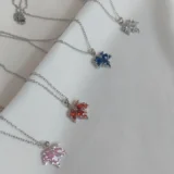 گردنبند استیل طرح برگ در رنگ های خاص و زیبا